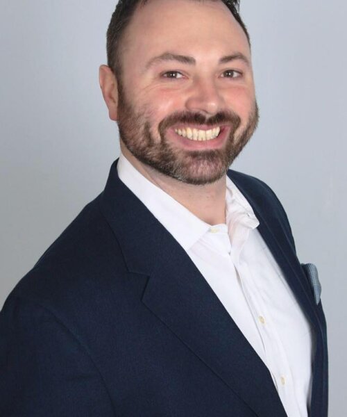 Christopher Graves CMA